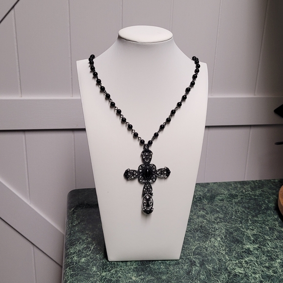 Ornate Black Cross Pendant Necklace With Black And Silver Belt - Picture 5 of 12